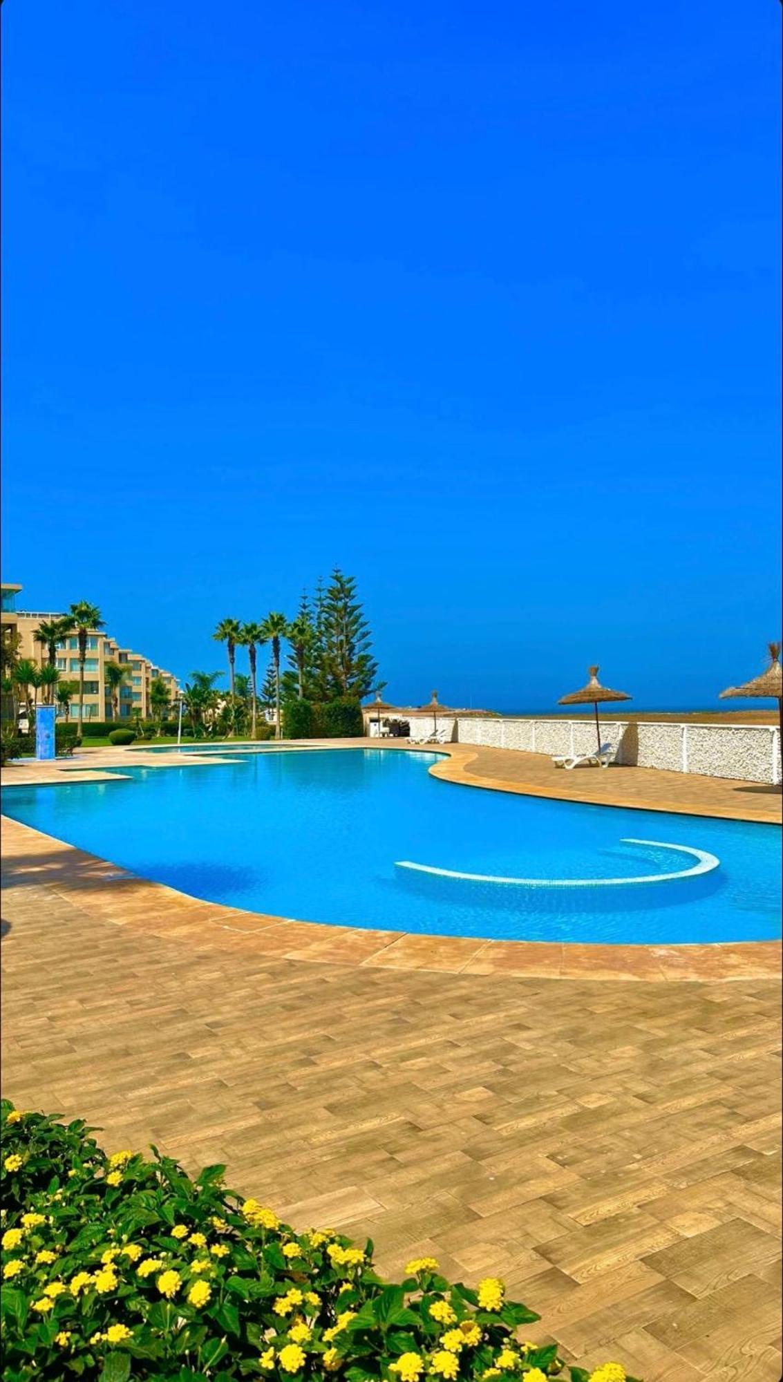 Cozy & Luxurious Apartment With Seaview Бузника Екстериор снимка