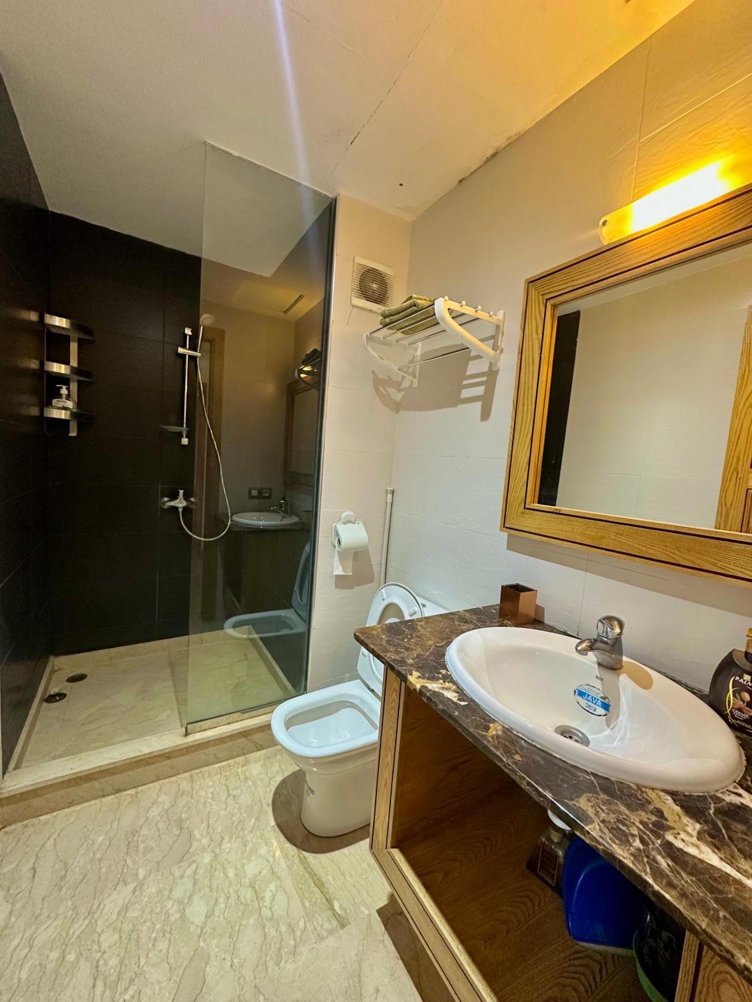 Cozy & Luxurious Apartment With Seaview Бузника Екстериор снимка
